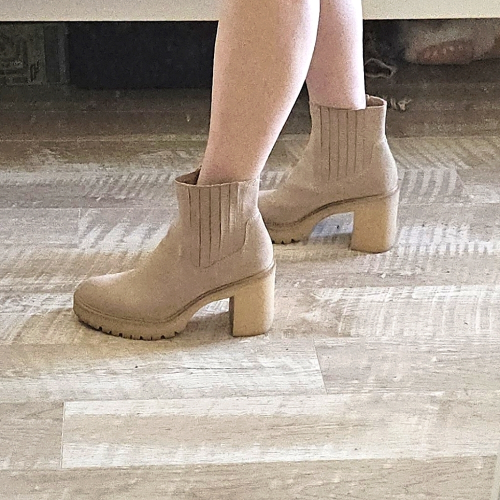 Dolce Vita Caster H2O Women's Suede Block Heel Ankle Boots - Picture 10 of 12